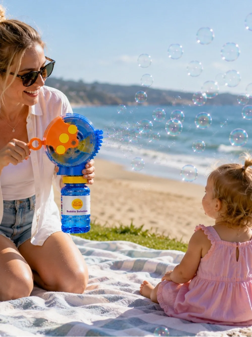 Sun Squad Hand Crank Bubble Blower with Bubble Solution | New | Ages 3+